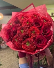 Букет из роз Ред монстер и Эксплорер