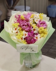 Букет весенний с мимозой, нарциссами и тюльпанами