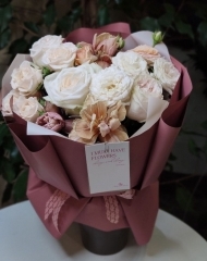 Букет из роз и тюльпанов