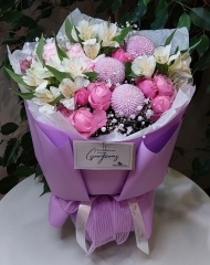 Букет с розой пионовидной Сильва Пинк, хризантемой Момоко,  альстромерией