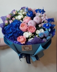 Букет мужской с гортензией, розами и хризантемой