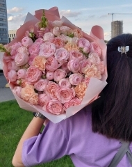 Букет микс из садовых пионовидных роз