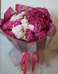 Букет с пионовидными розами, гортензией и танацетумом