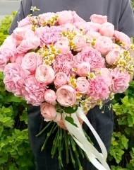 Букет из роз, гвоздик и ромашек