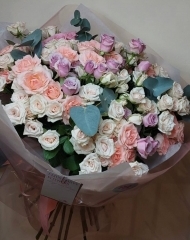 Букет из 25 кустовых роз