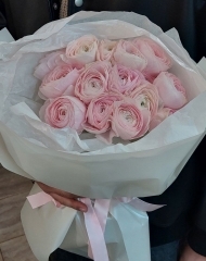 Букет с ранункулюсами