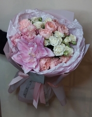 Букет из лилии и роз разных сортов