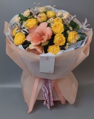 Букет из амариллисов, роз, ромашек и нерине