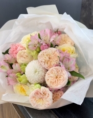 Букет из роз Роял Блаш, хризантем, альстромерии, гвоздик