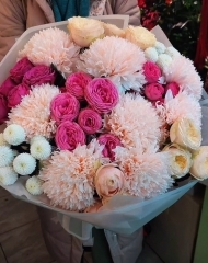 Букет микс из роз и хризантем 