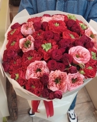 Букет микс из роз Ред Монстр, Мандарин, кустовых