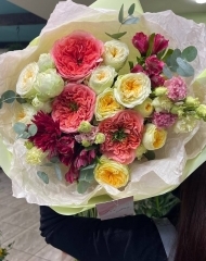 Букет из роз Мандарин и кустовой, альстромерии, герберы и эустомы