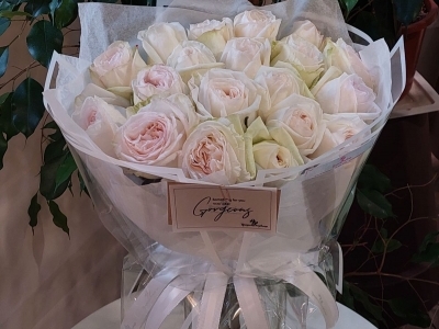 Букет из пионовидных роз Вайт О"Хара 