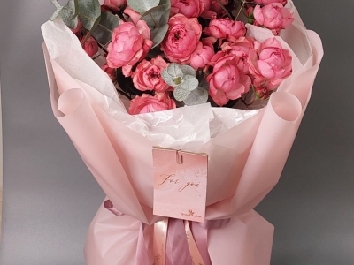 Монобукет из пионовидных роз Джульетта Расберри