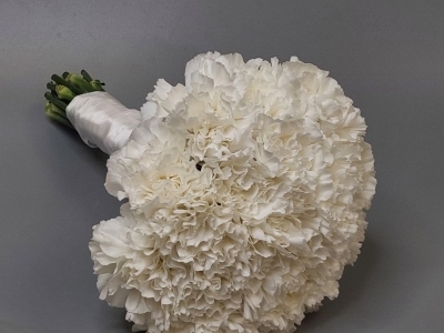 Свадебный букет с гвоздиками