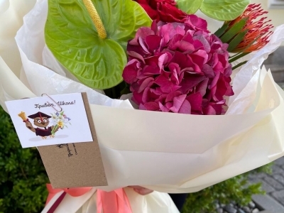 Букет с антуриумом, гортензией, нутаном и розами